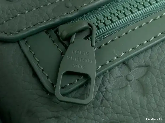 First bags ru S-Cape Messenger-28*16*10cm LOUIS VUITTON 0704